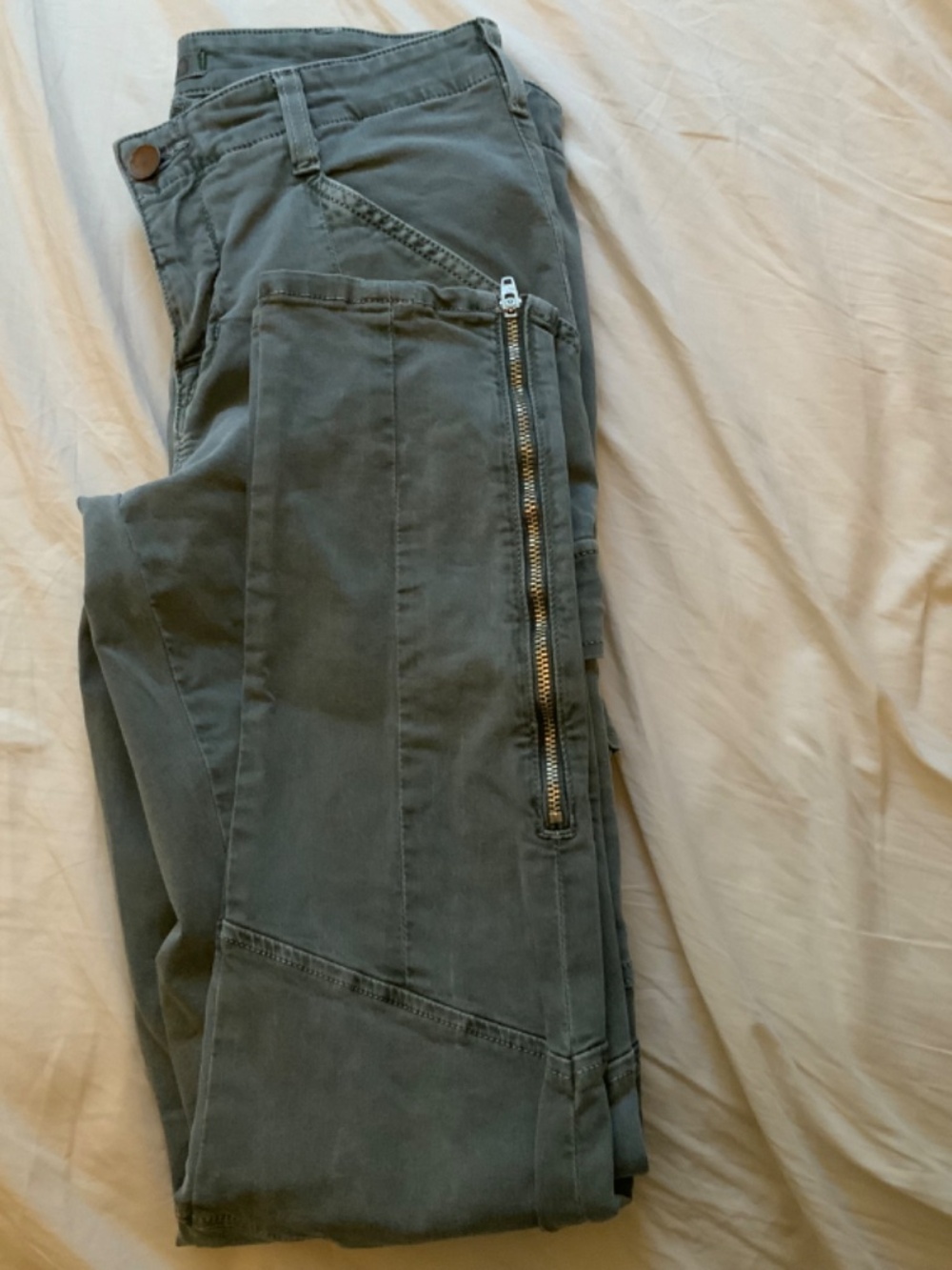 J Brand Jeans Skinny Cargo Side pockets and ankle In Vintage Olive Size 28 - Picture 4 of 7